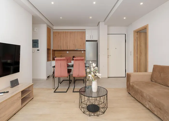 Chic Apartment Near Acropolis